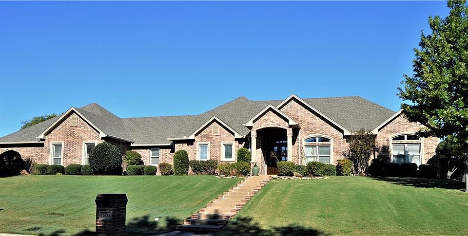 1st image of 2031 Brook Arbor Ct