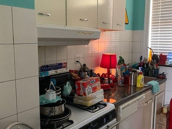 2nd image of 4881 N Paulina St APT 1D