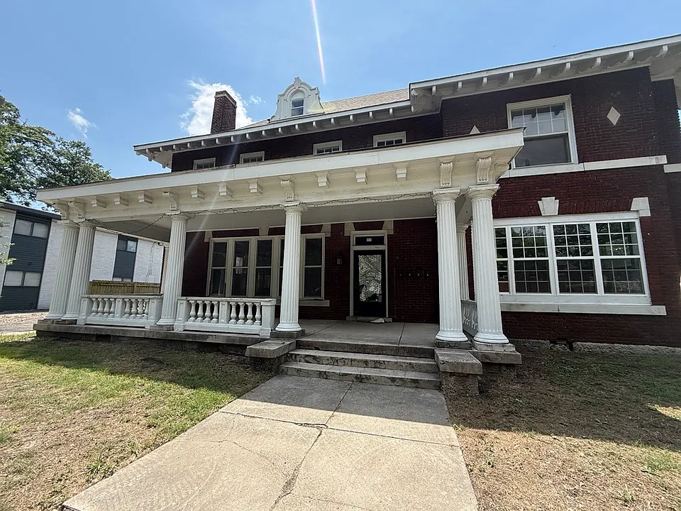 157 Stonewall St #1
