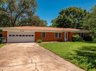 2009 Spruce St, Bay City, TX 77414