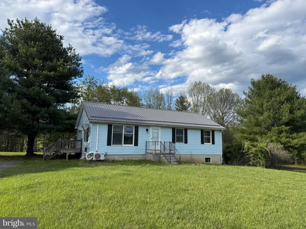 254 Old Mill Manor Dr, Berkeley Springs, WV 25411