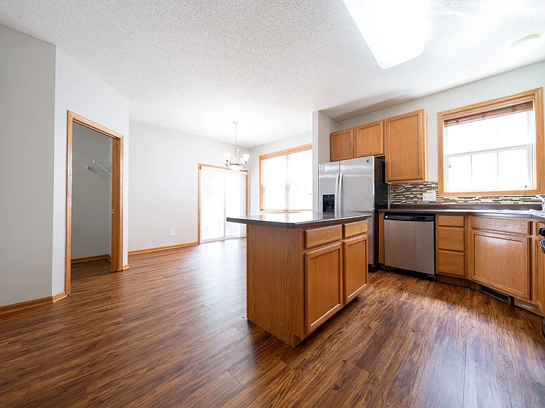 10021 Iris Ln — Photo 5