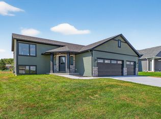 251 Stonelake Dr SE, Rochester, MN 55904