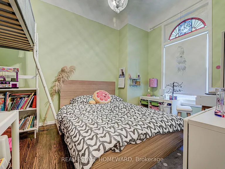 66 Mackenzie Cres #MAIN FL — Photo 22