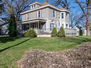 24 11th St NE, Mason City, IA 50401