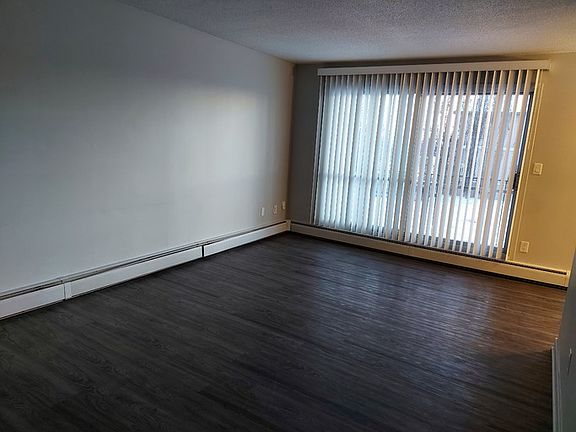 4th image of 10418 103rd Ave