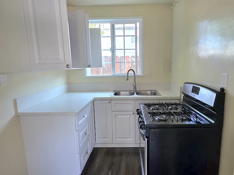 8128 Seville Ave #B — Photo 2