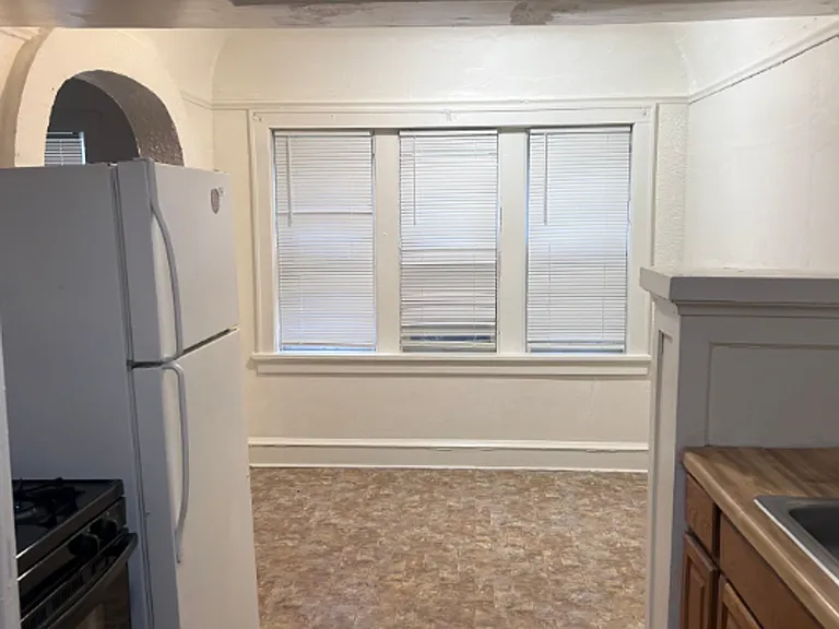 1720 W Atkinson Ave — Photo 3