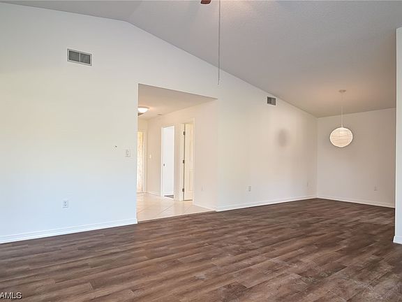 4th image of 6471 Royal Woods Dr