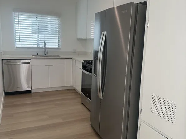 228 S Doheny Dr APT 1, Beverly Hills, CA 90211