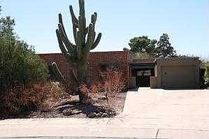 1st image of 210 E Los Jardines
