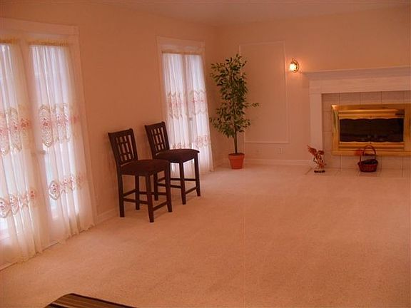 3rd image of 326 Meadowgreen Cir