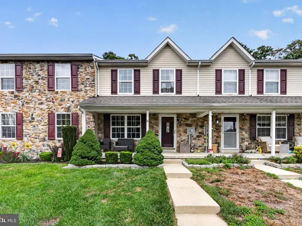 33 Normans Ford Dr, Sicklerville, NJ 08081