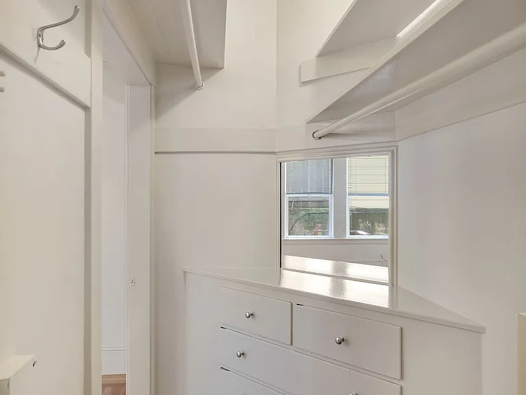 2350 Van Ness Ave #7 — Photo 9