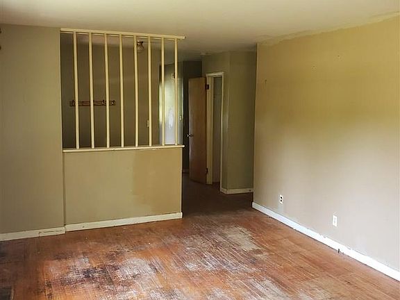 3rd image of 4004 McClain Ln NW