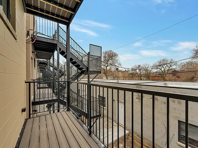 3920 S Calumet Ave #2 — Photo 16
