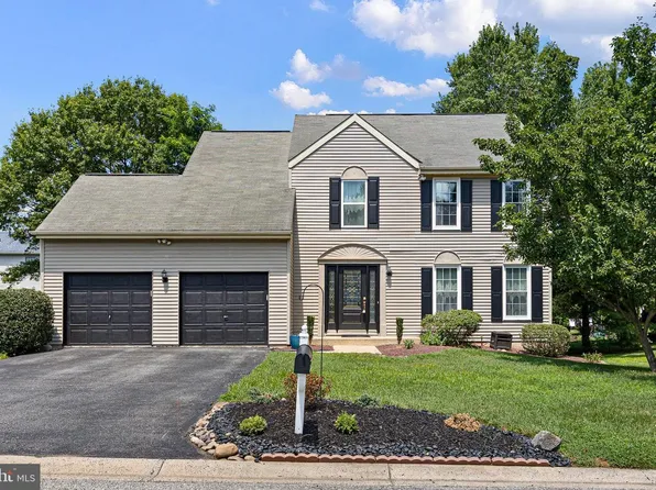 202 Lake Ozarks Dr, Bear, DE 19701