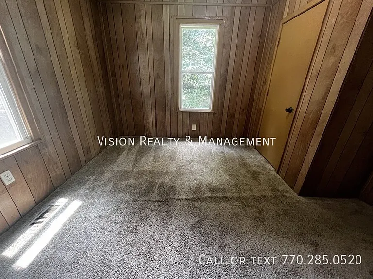 304 Broad St — Photo 16