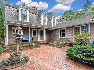 17 Arrowhead Dr, Monroe, CT 06468