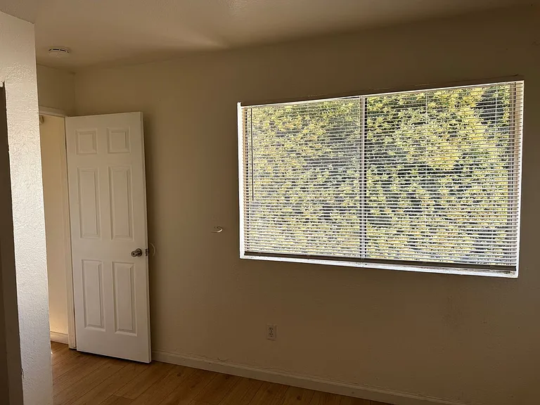 6284 Porterfield Ct — Photo 16