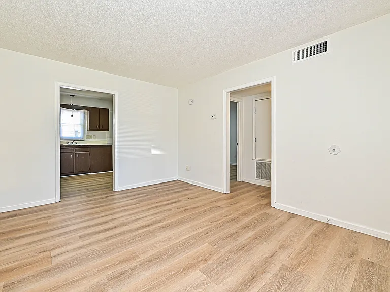 268 Church St NE — Photo 4