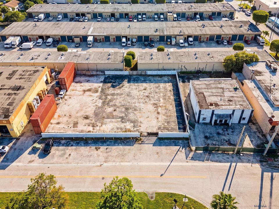 1st image of 8015 NW 98th Street