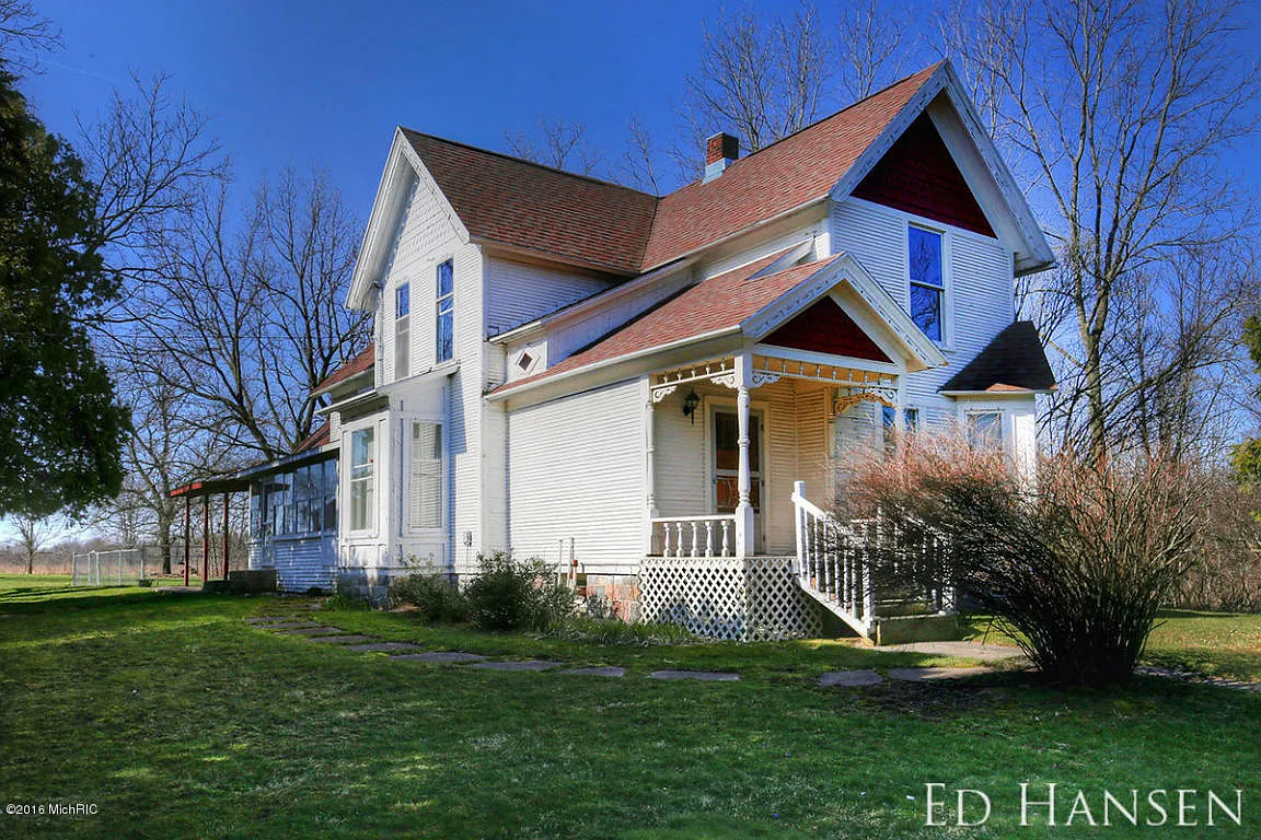 10222 Belding Rd NE photo 1