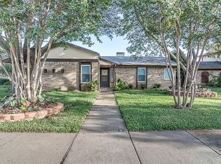 722 Villa Ridge Dr, Garland, TX 75043