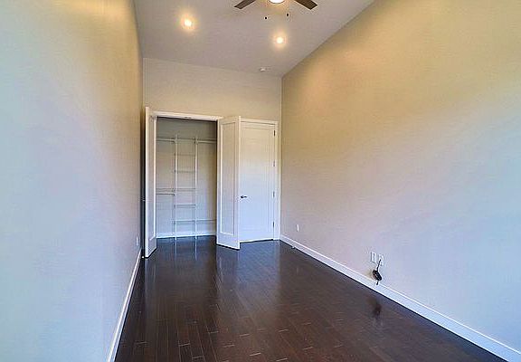 4th image of 30-09 47th St #2B