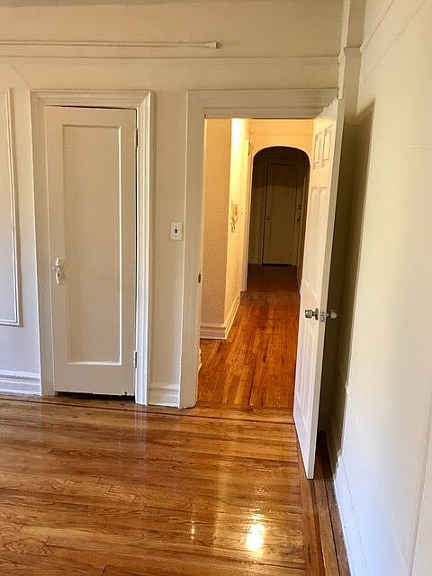 1st image of 850 E 31st St APT D11