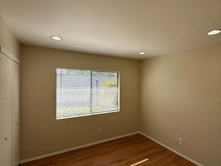 2394 Royal Ave #30 — Photo 15