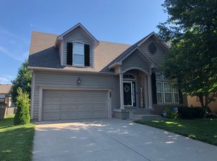 16392 W 157th St, Olathe, KS 66062