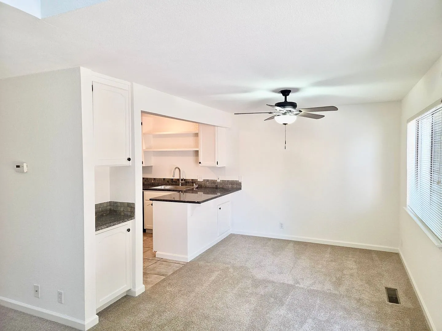 Campbell Townhouse with 2 Bedrooms and Office Space! — Photo 4