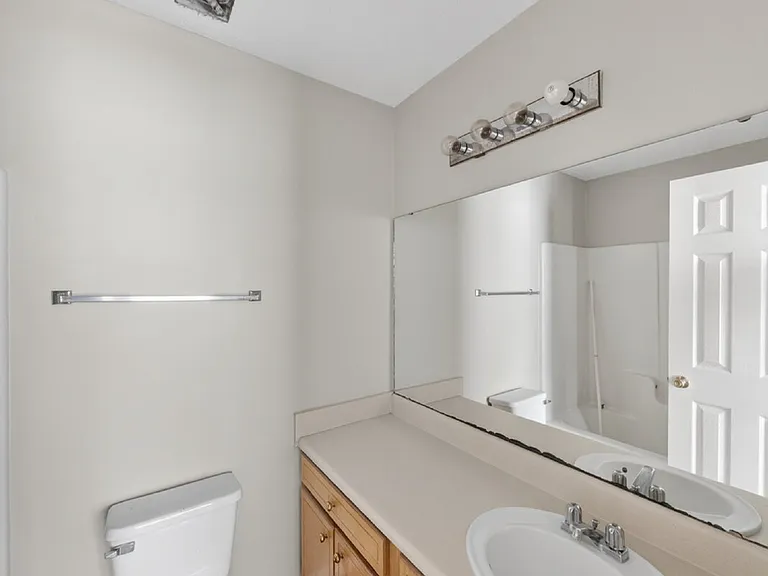 1469 Green St #E2 — Photo 10