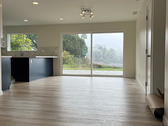 3rd image of 642 Island View Dr
