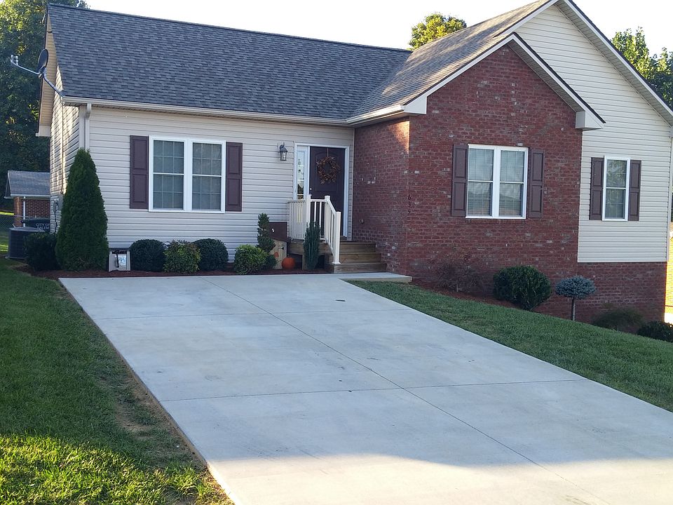 1st image of 635 Glenmore Dr