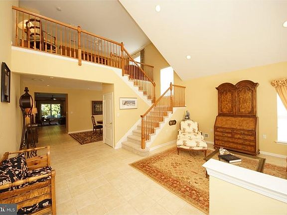 3rd image of 355 Blanketflower Ln