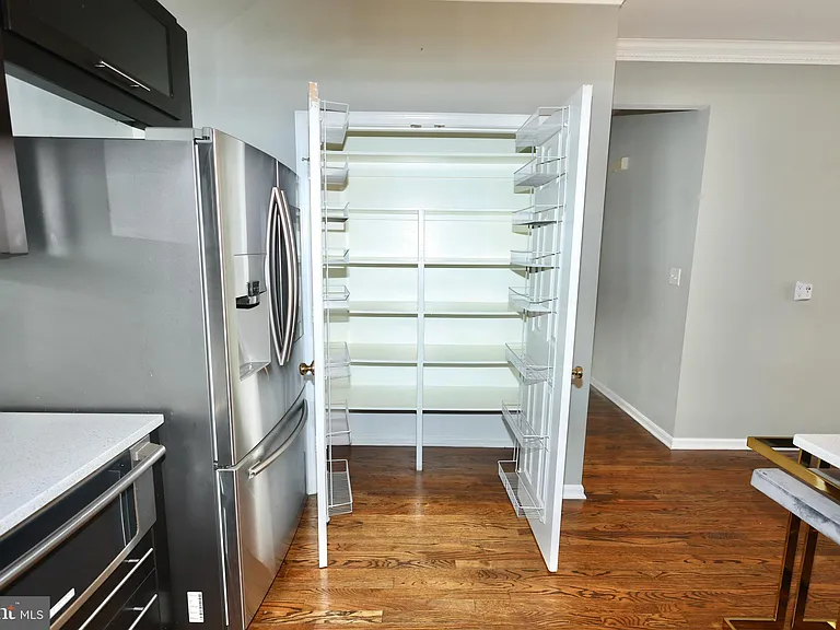 6633 Creek Point Way — Photo 29