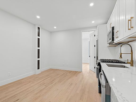 5th image of 204 W 96th St APT 4B