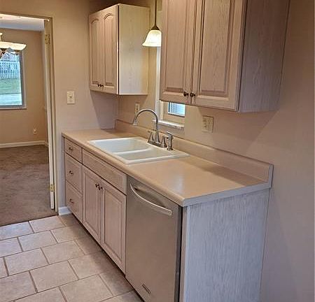 3rd image of 1752 Malor Dr