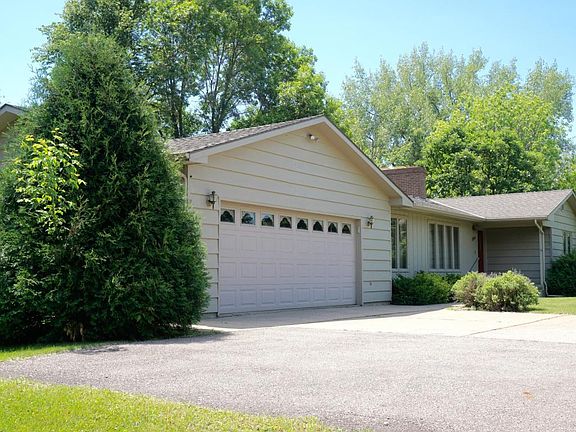 3rd image of 2804 Bayview Heights Dr