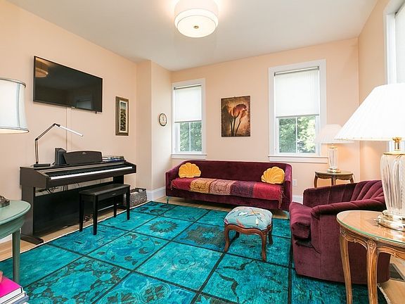 5th image of 111 Highland Ave #1