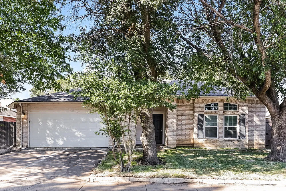 4 bed, 2.5 bath, 2196 sqft, $2,410 — Photo 1