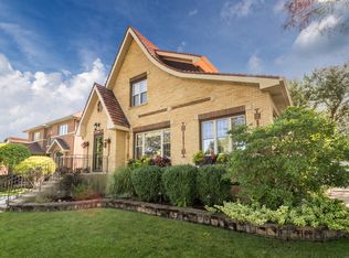 1305 Courtland Ave, Park Ridge, IL 60068