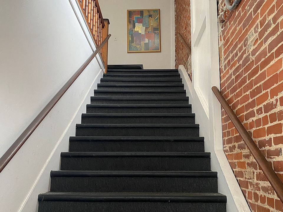 Common entryway up.