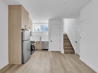 2708B 25th Ave SW, Calgary, AB T3E 6N6