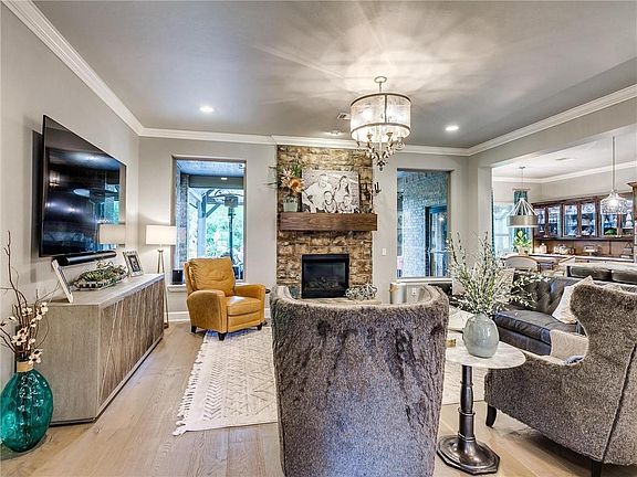 4th image of 12917 Pond View Dr
