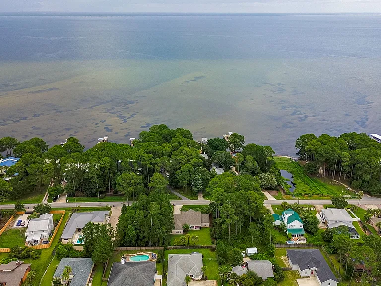 615 Shore Dr — Photo 17