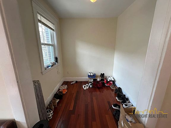 4th image of 194 Kelton St APT 2