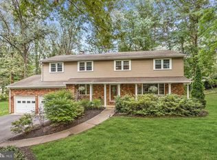 212 Grosvenor Ln, Severna Park, MD 21146